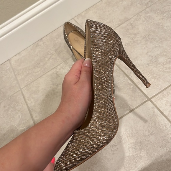 Carlos Santana Posy 4” heels metallic gold & silver shimmer fabric size 7 1/2 - Picture 10 of 11